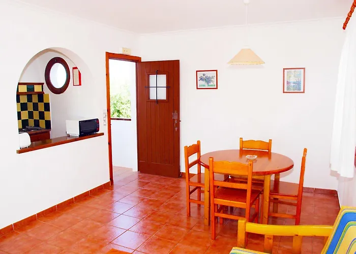 O7 Vistapicas 3* Cala'N Blanes (Menorca)